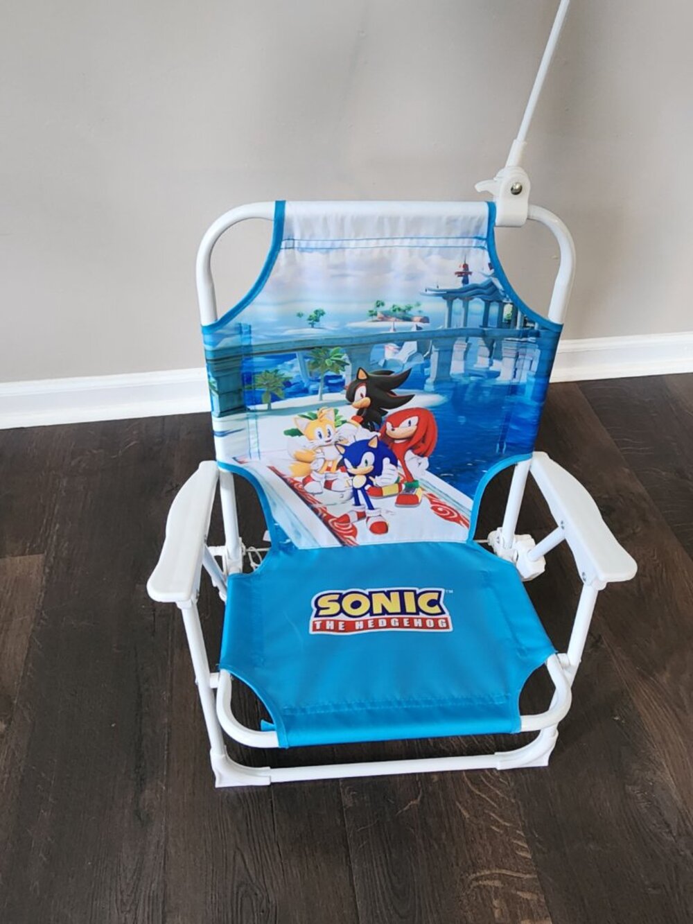 Sonic the Hedgehog Kids Folding Beach Chair w/ Umbrella - Picture 3 of 16